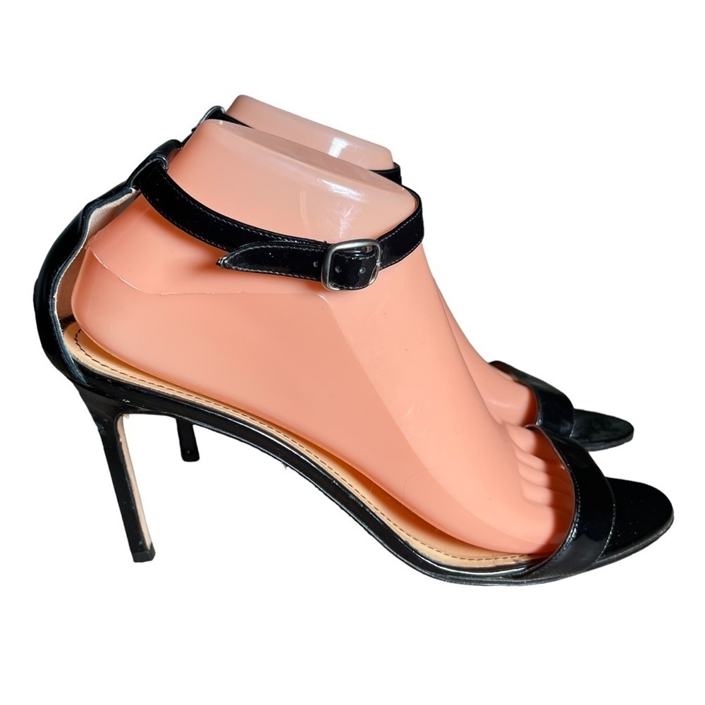 Manolo Blahnik Chaos Black Patent Leather Ankle Strap Sandals 8.5 US 38.5 EU